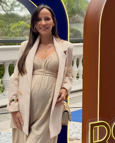 Dra. Mirele Fadel em evento de medicina estética